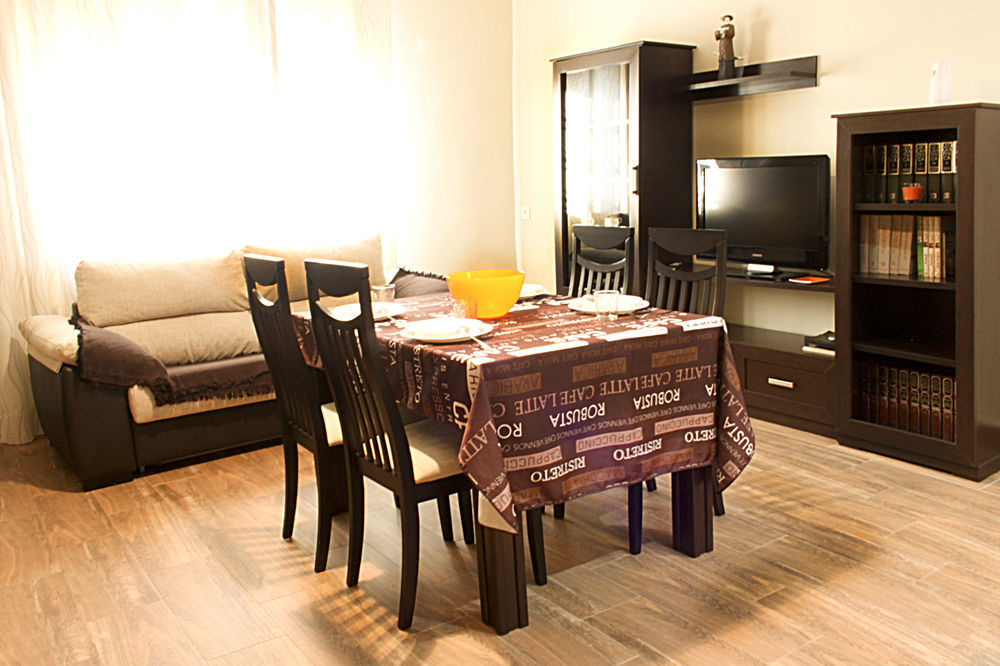 Apartamentos Turísticos Cúllar Vega Bagian luar foto